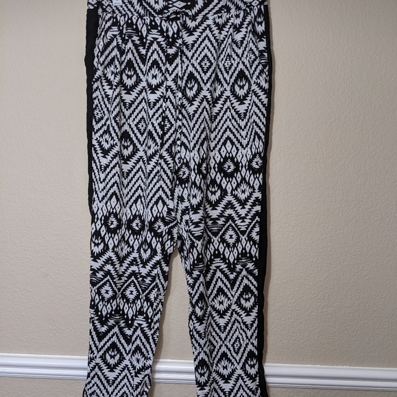 I.N. San Francisco Aztec Print Palazzo Pants - Picture 2 of 5